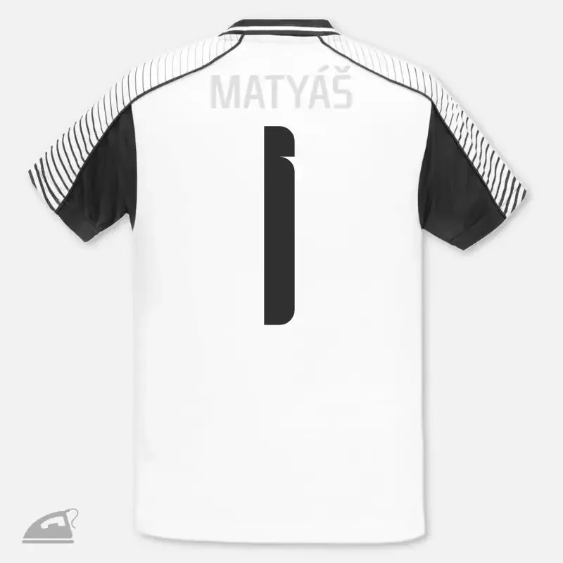 Černé nažehlovací číslo 1 na fotbalové a sprtovní dresy k domácímu zažehlení.