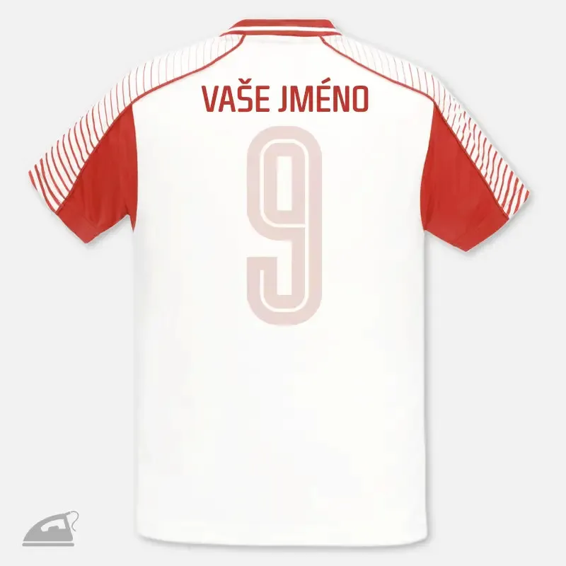 Červený nažehlovací potisk jména nebo názvu sportovního klubu na záda dresu - výroba na přání.