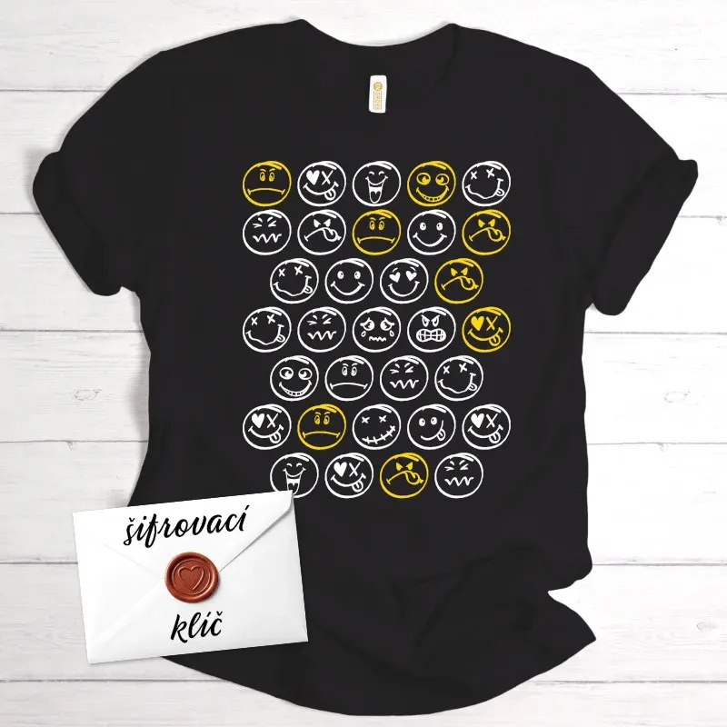 Černé veselé tričko s osobním vzkazem ukrytým v obrázcích ručně kreslených smajlíků.