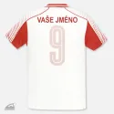 Červená nažehlovačka jména nebo názvu sportovního klubu na záda dresu - výroba na přání.