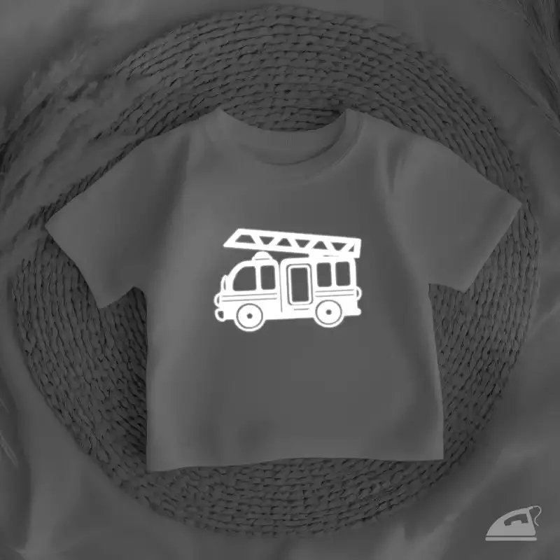 Reflexní nažehlovačka Hasičské auto - efektní potisk pro zvýšení bezpečnosti.