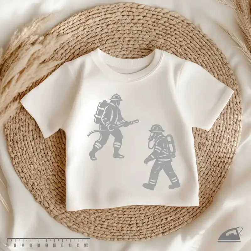 Hasiči s hadicí a dýchacím přístrojem - reflexní nažehlovačky.