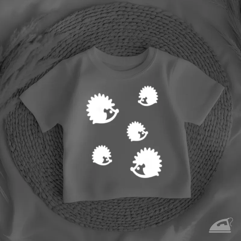 Reflexní nažehlovací obrázky Ježci - zvyšují viditelnost dětského oblečení.