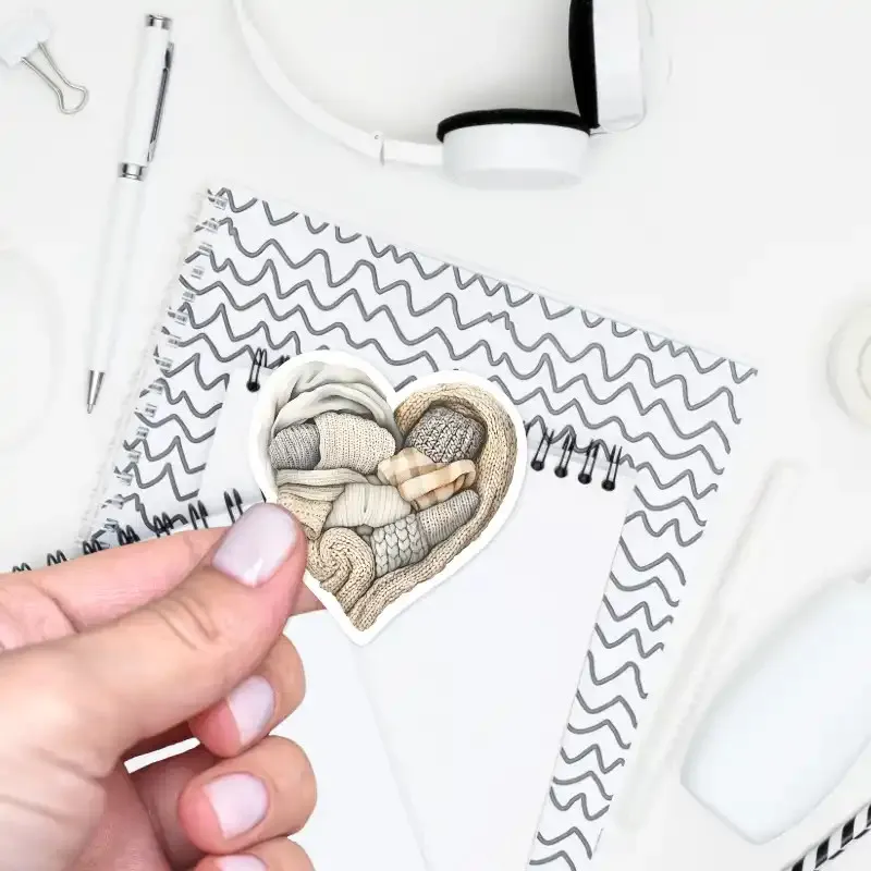 Samolepka pro plánování - srdce z prádla.