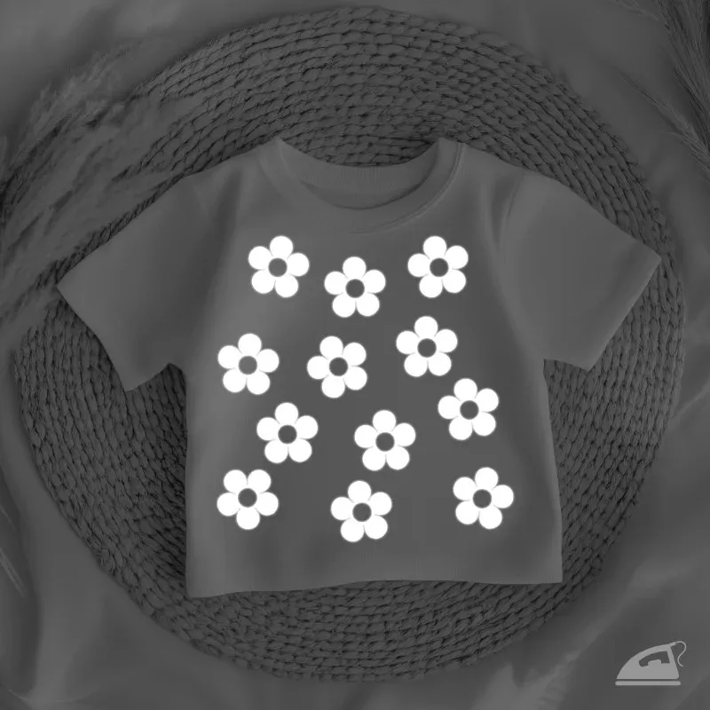 Reflexní nažehlovačky kytička 12 ks na oděvy ke zvýšení viditelnosti.