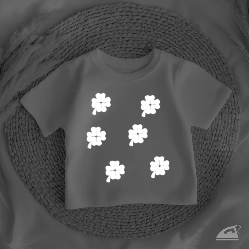 Reflexní nažehlovačky čtyřlístek, univerzální motiv pro ženy i muže.