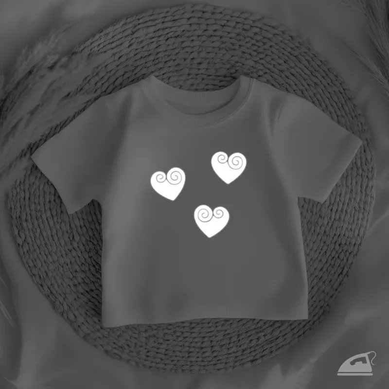 Reflexní nažehlovačky Ornamentální srdíčka – zvýšení bezpečnosti a viditelnosti.