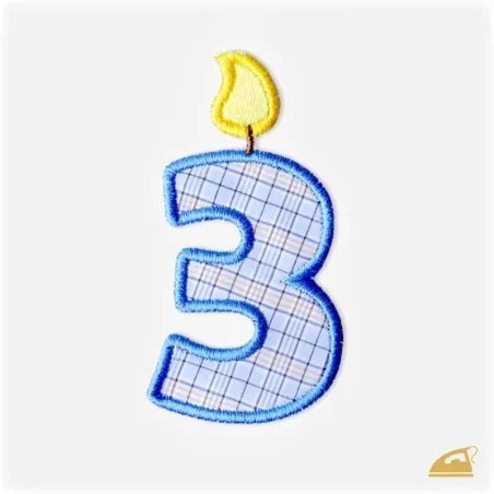 Modrá vyšívaná nažehlovačka číslice 3: Narozeninová svíčka.