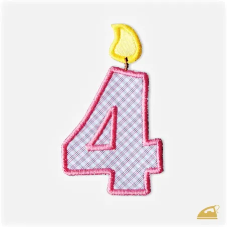 Růžová vyšívaná nažehlovačka číslice 4: Narozeninová svíčka.
