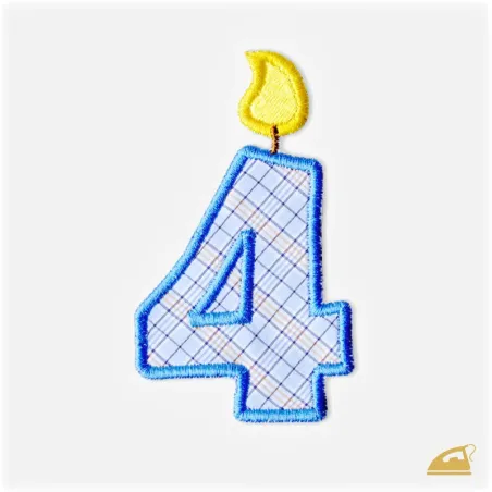 Modrá vyšívaná nažehlovačka číslice 4: Narozeninová svíčka.