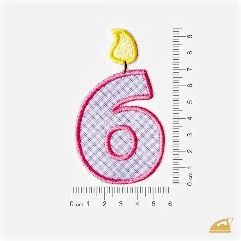Růžová vyšívaná nažehlovačka číslice 6: Narozeninová svíčka pro holčičky.