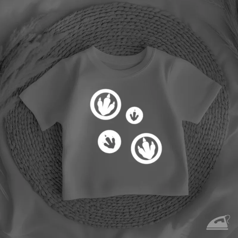 Reflexní nažehlovačky Dinosauří stopy – certifikovaný materiál.