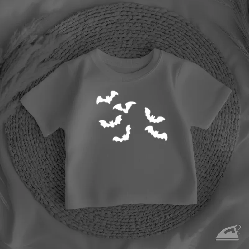 Reflexní nažehlovačka Netopýr silueta – 12 ks různých motivů pro zvýšení videtelnosti.