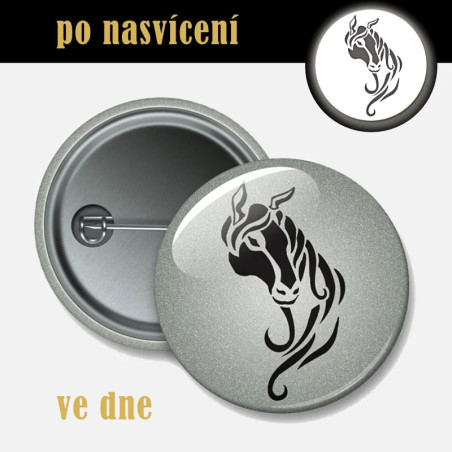 Reflexní odznak Kůň 44 mm – bezpečnostní placka pro jezdce.