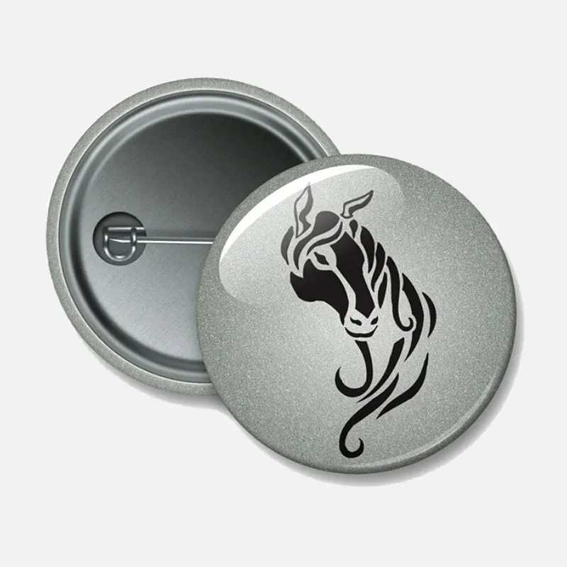 Reflexní odznak Kůň 44 mm – bezpečnostní placka pro zvýšení viditelnosti.