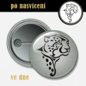 Reflexní odznak Gepard 44 mm – bezpečnostní placka na batoh nebo bundu.
