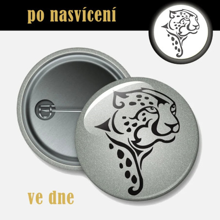 Reflexní odznak Gepard 44 mm – bezpečnostní placka na batoh nebo bundu.