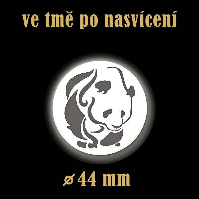 Reflexní odznak Panda 44 mm – bezpečnostní placka pro zvýšení viditelnosti v silničním provozu.