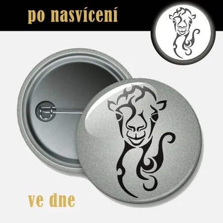 Reflexní odznak Velbloud 44 mm – originální bezpečnostní placka.