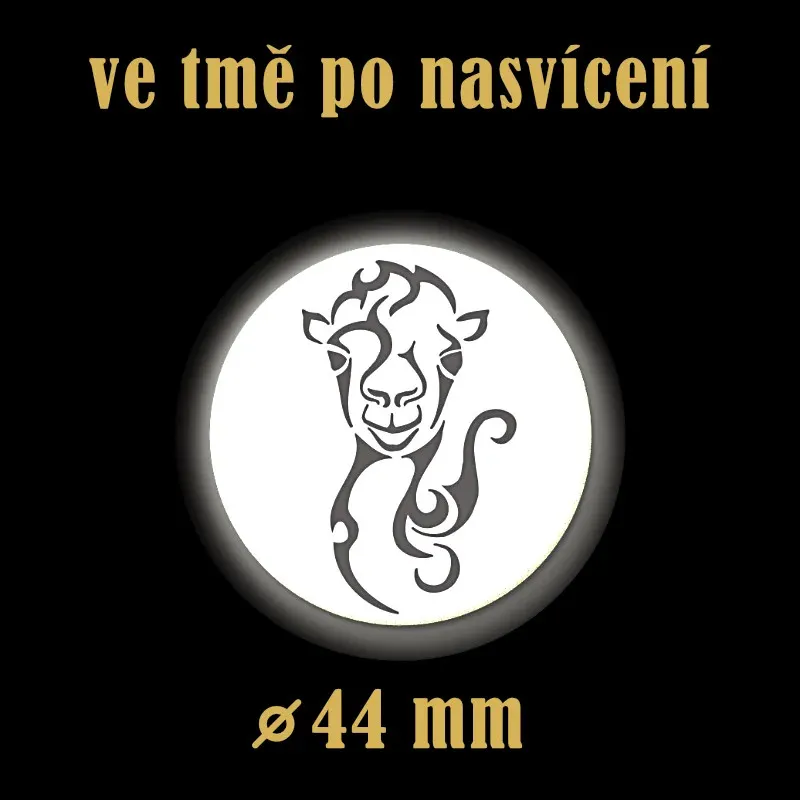 Reflexní odznak Velbloud 44 mm – bezpečnostní placka, který zvyšuje viditelnost za šera.