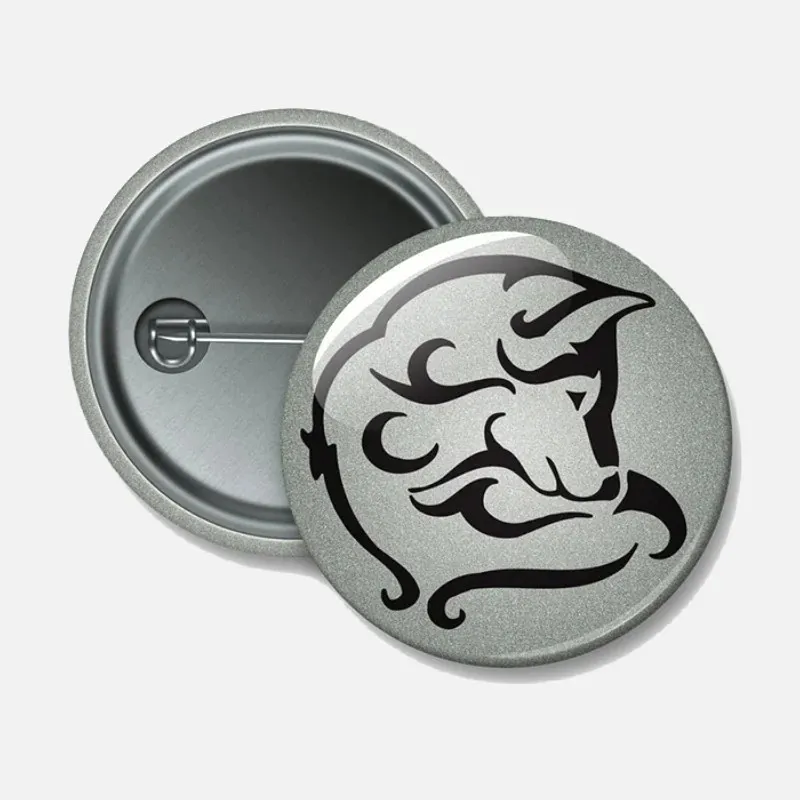 Reflexní odznak Vlk 44 mm – bezpečnostní placka pro teenagery i dospělé.