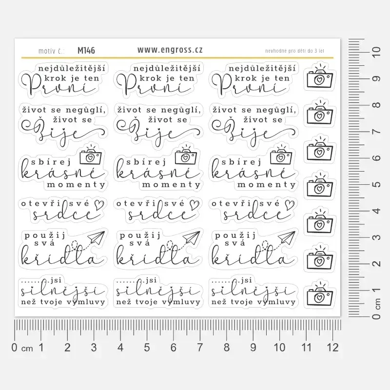 Samolepky do diáře: České texty – 18 ks motivačních citátů a 7 ks ikonek fotoaparátu.